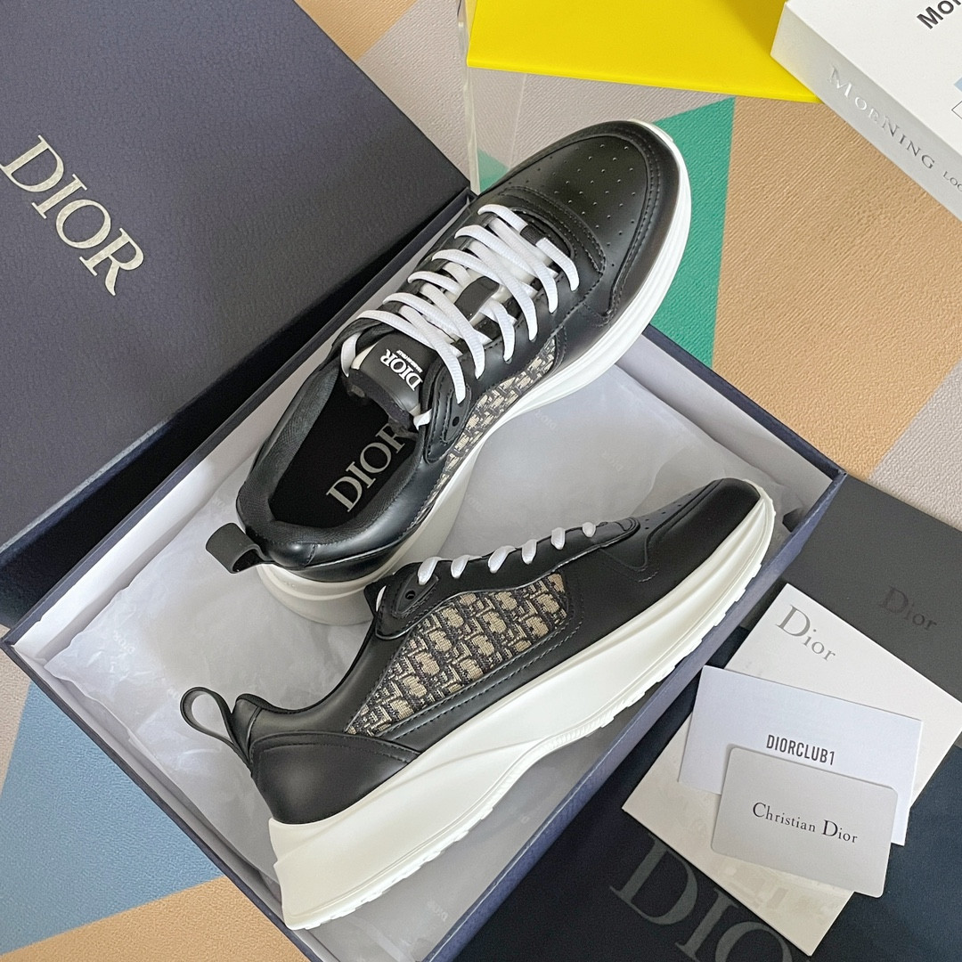 UA Dior B25 Runner Sneaker