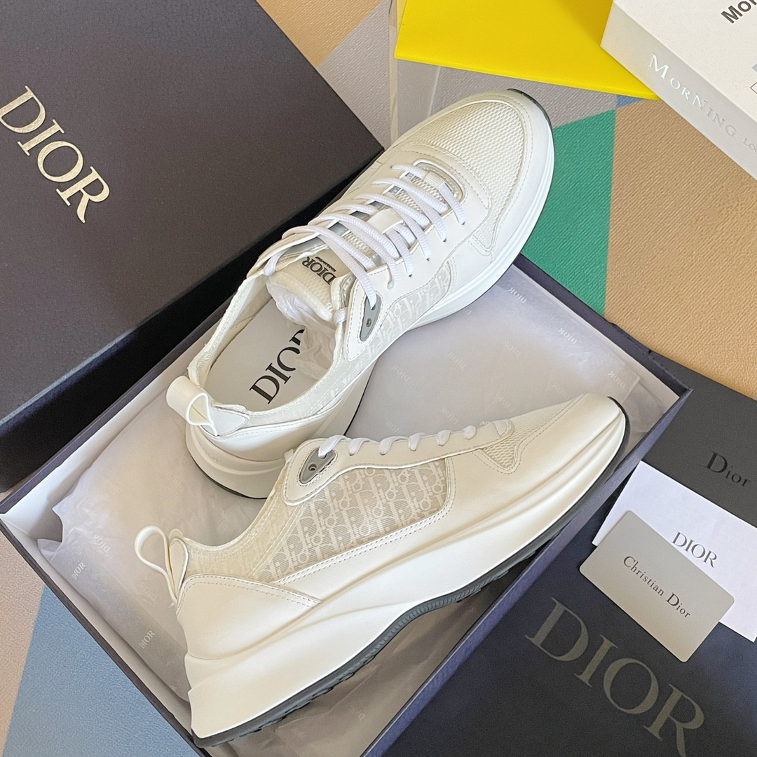 UA Dior B25 Runner Sneaker