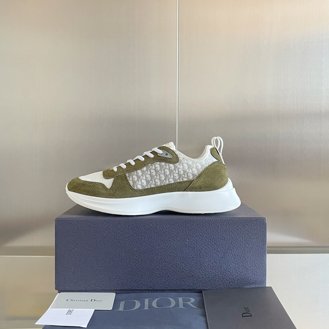 UA Dior B25 Runner Sneaker