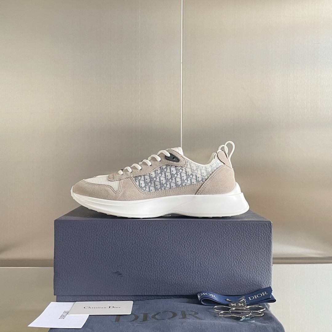 UA Dior B25 Runner Sneaker