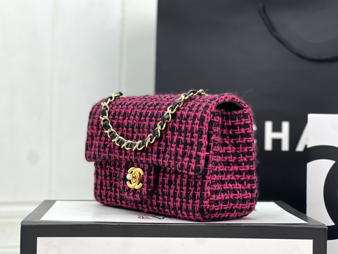 Chanel Classic Flap Bag 20cm