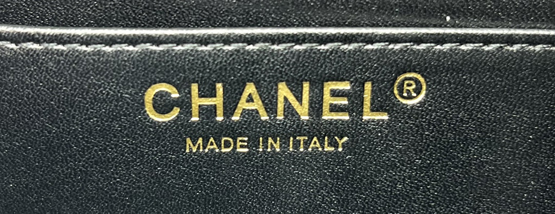 Chanel Classic Flap Bag 20cm