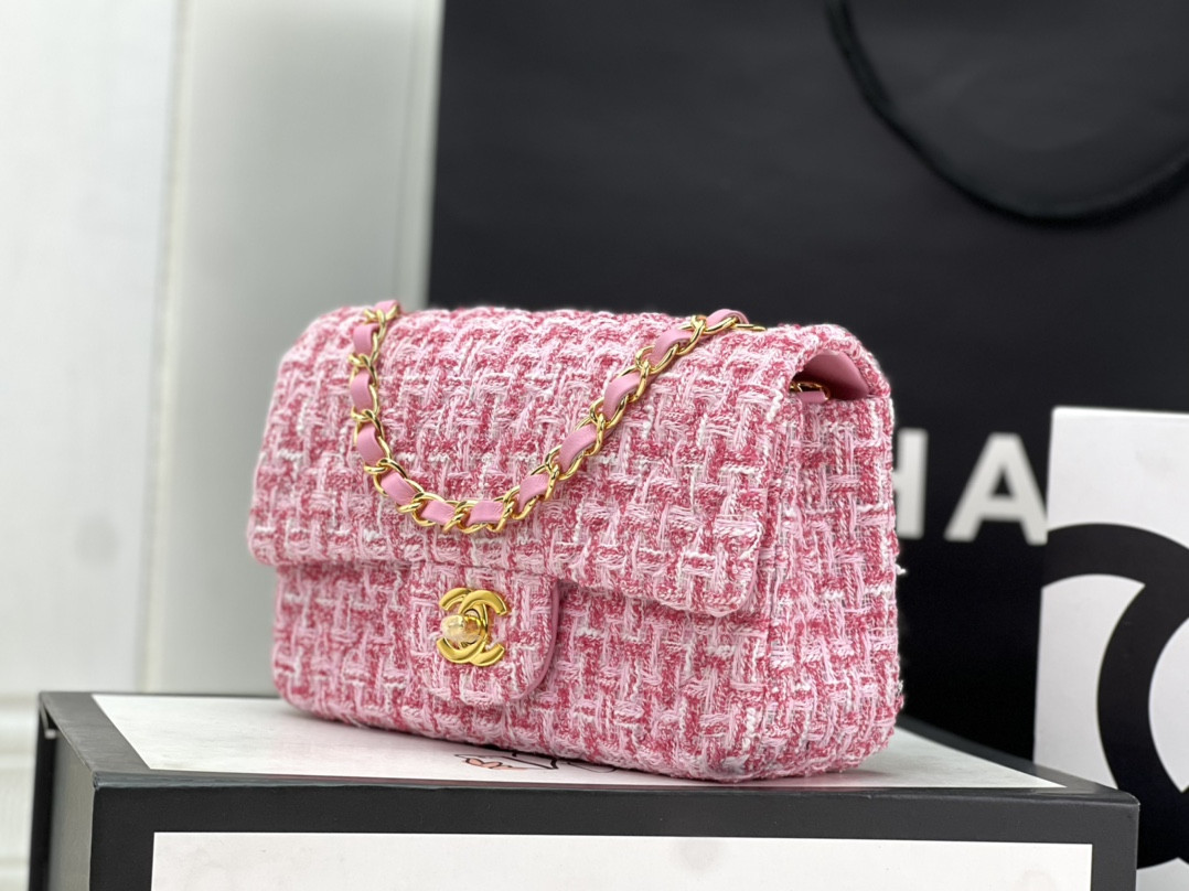 Chanel Classic Flap Bag 20cm