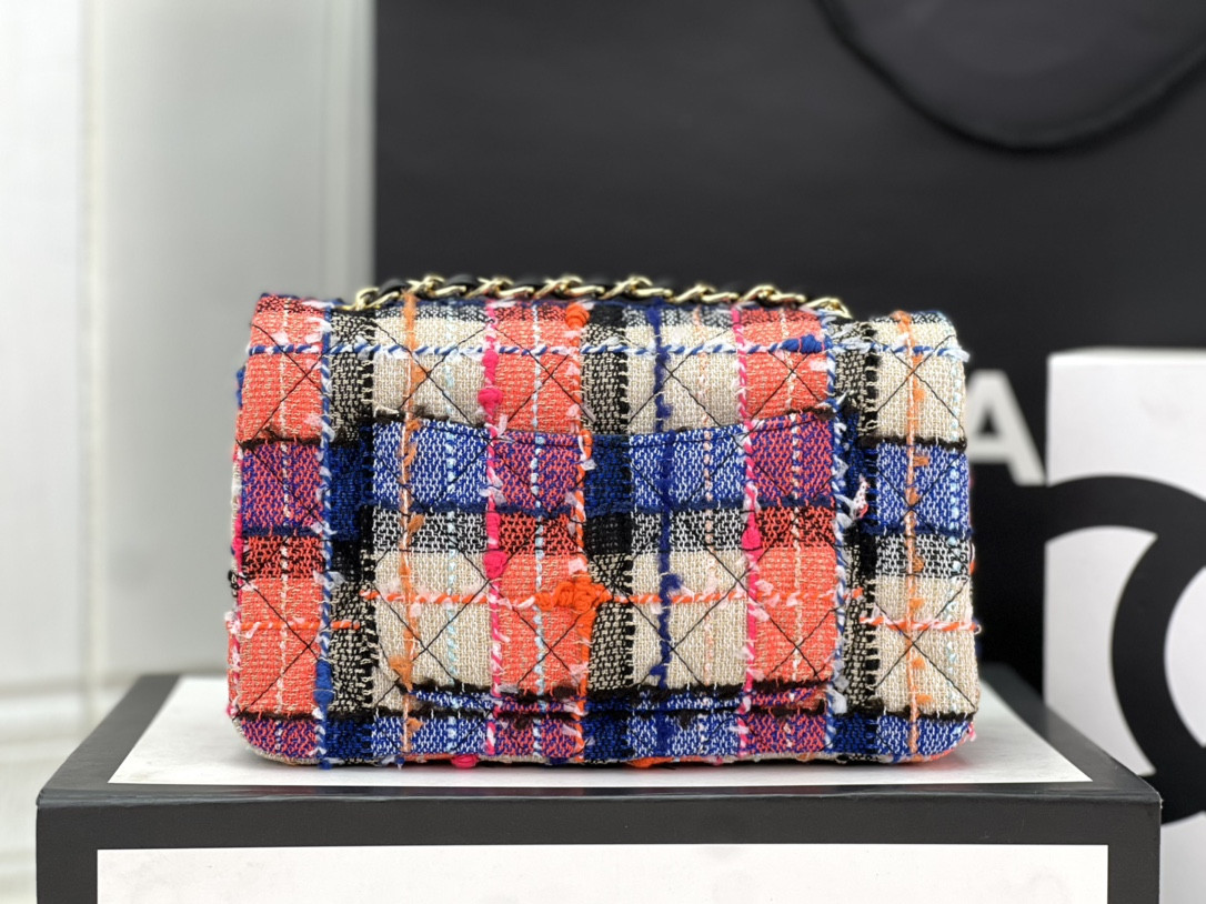 Chanel Classic Flap Bag 20cm