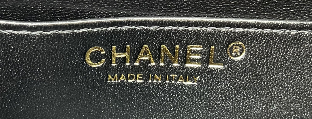 Chanel Classic Flap Bag 20cm