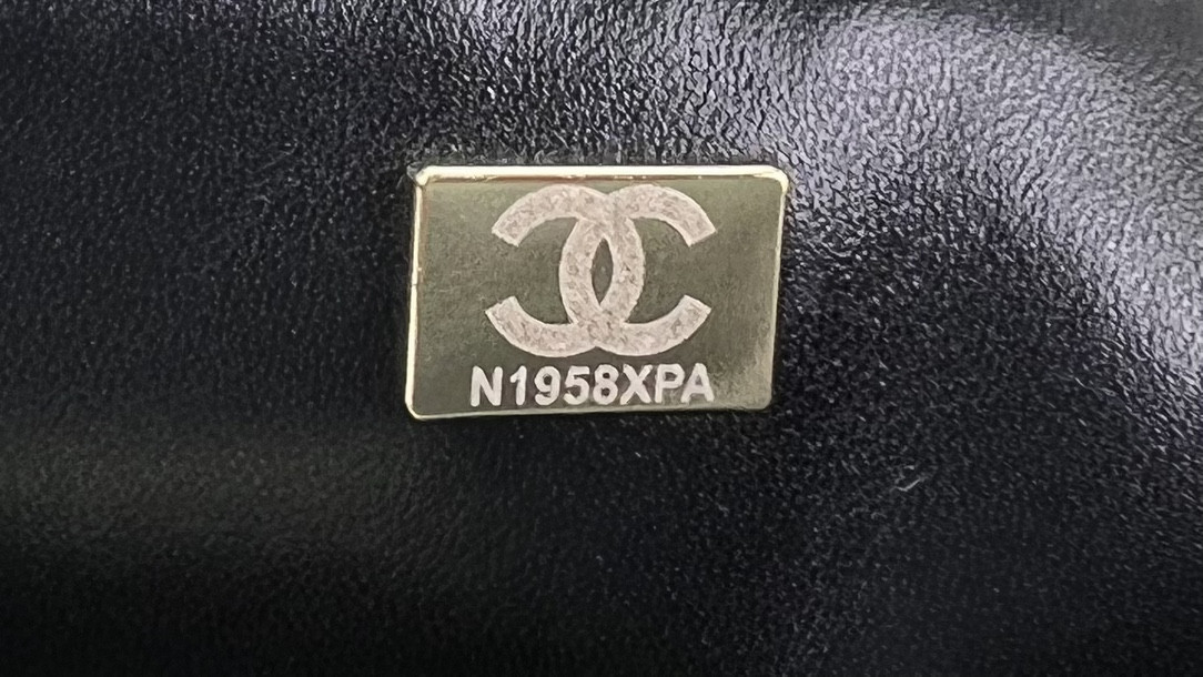 Chanel Classic Flap Bag 20cm