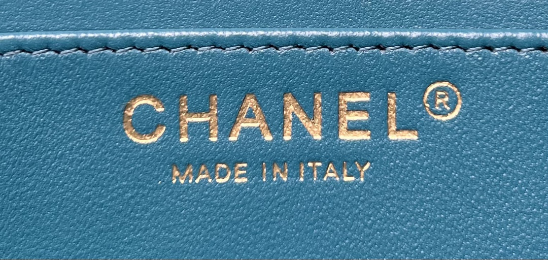 Chanel Classic Flap Bag 20cm