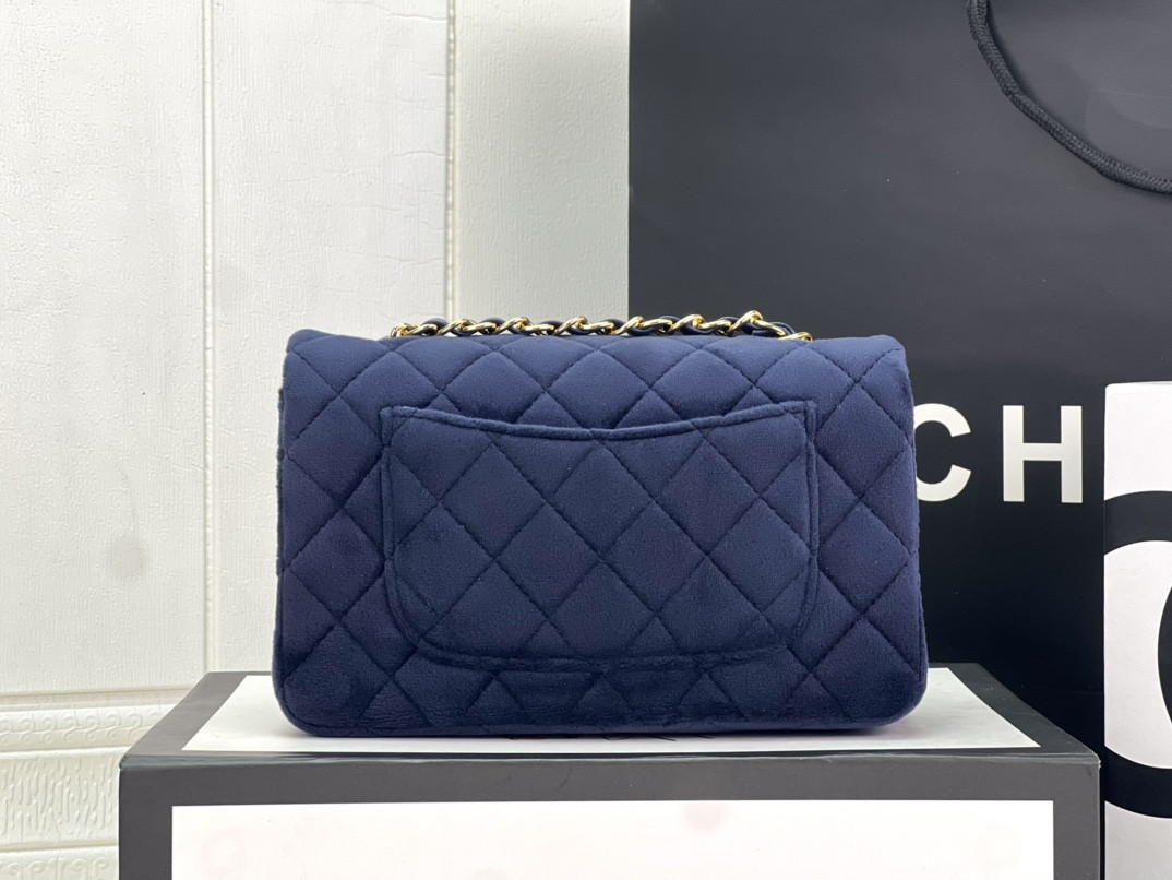 Chanel Classic Flap Bag 20cm