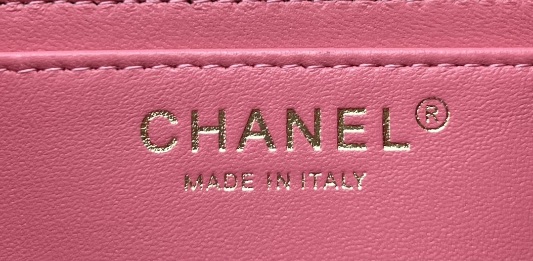 Chanel Classic Flap Bag 20cm