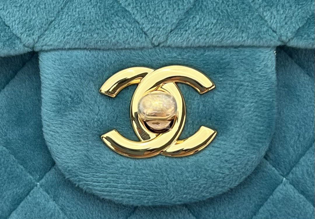 Chanel Classic Flap Bag 25cm