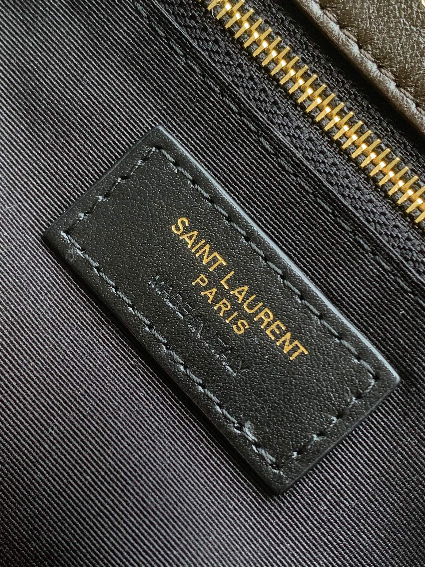 YSL Calypso small in plunged lambskin 26x14x7cm