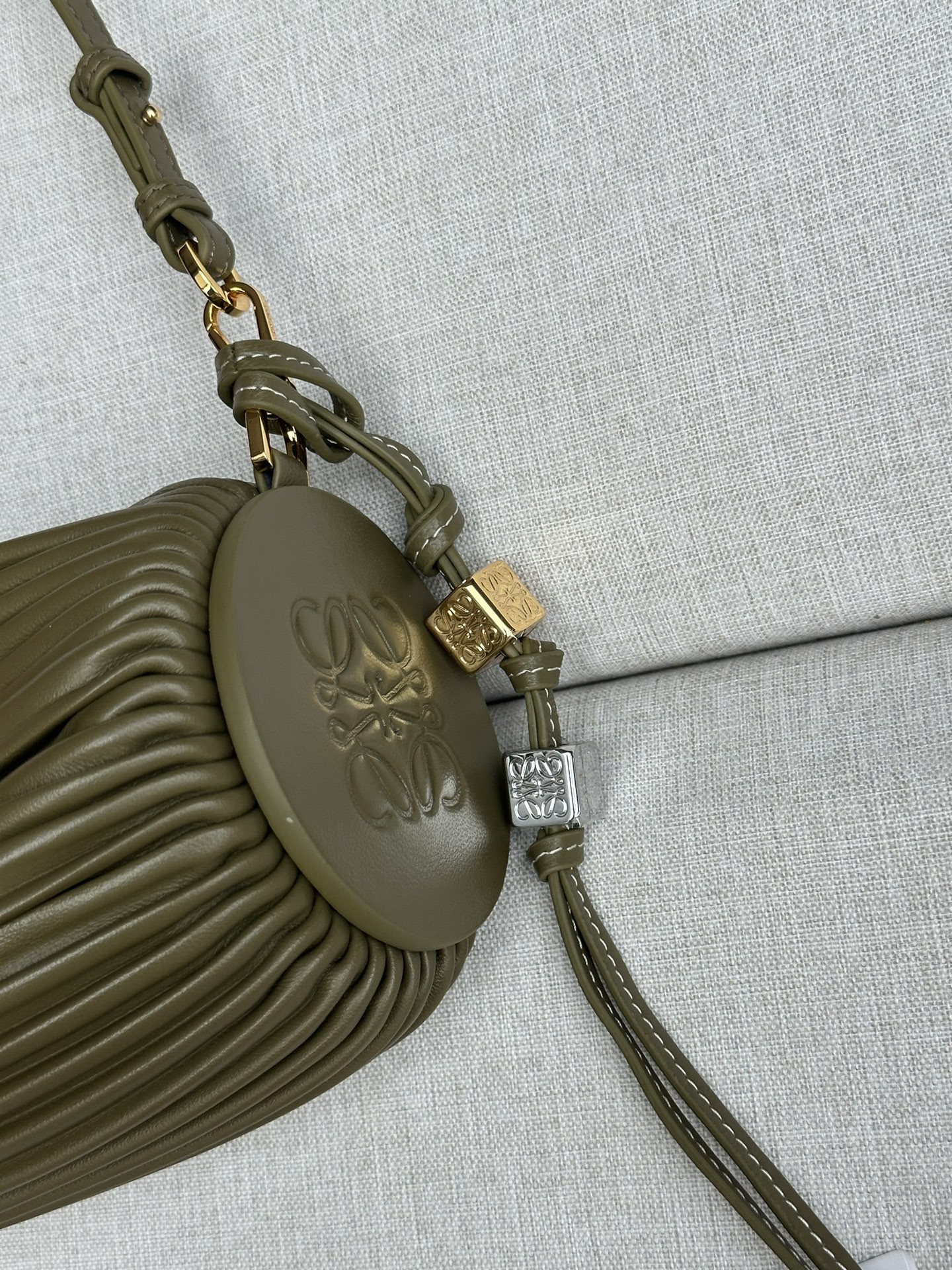 LOEWE Bracelet Pouch in pleated nappa 25x10x10cm