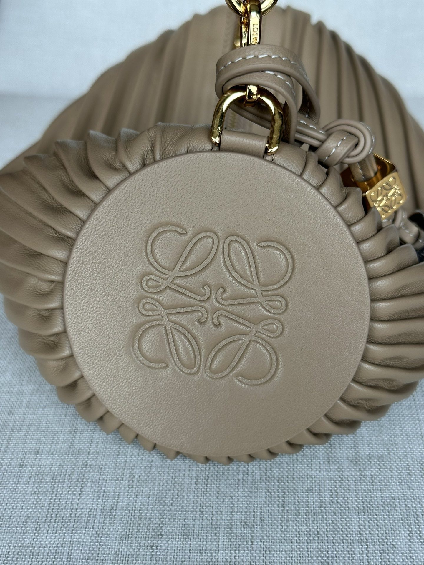 LOEWE Bracelet Pouch in pleated nappa 25x10x10cm