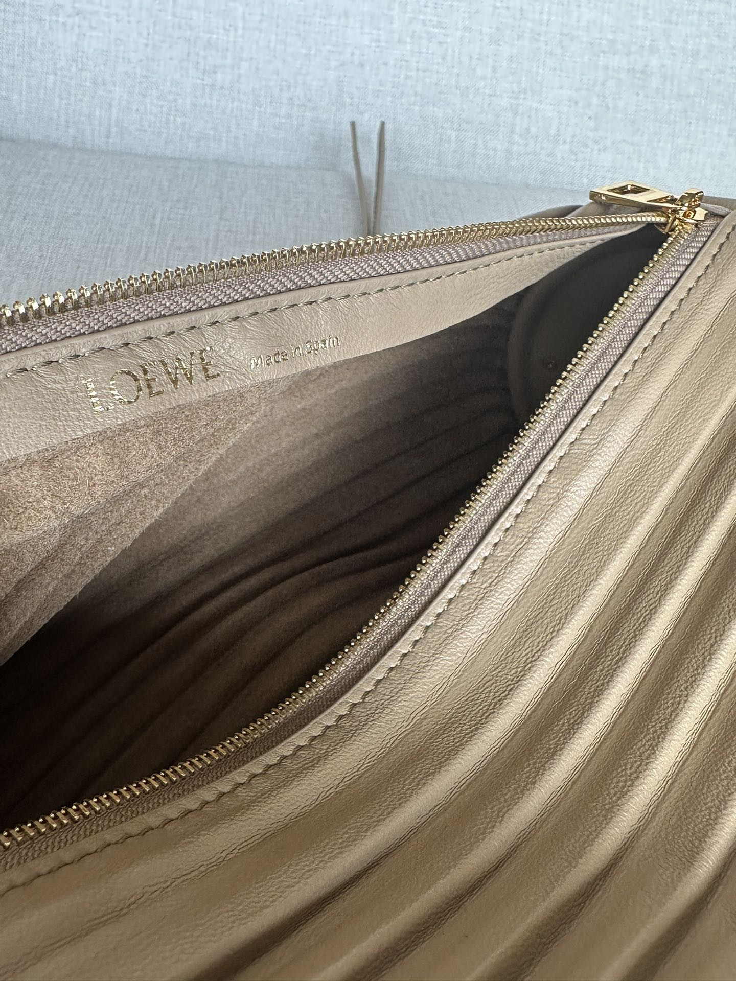 LOEWE Bracelet Pouch in pleated nappa 25x10x10cm