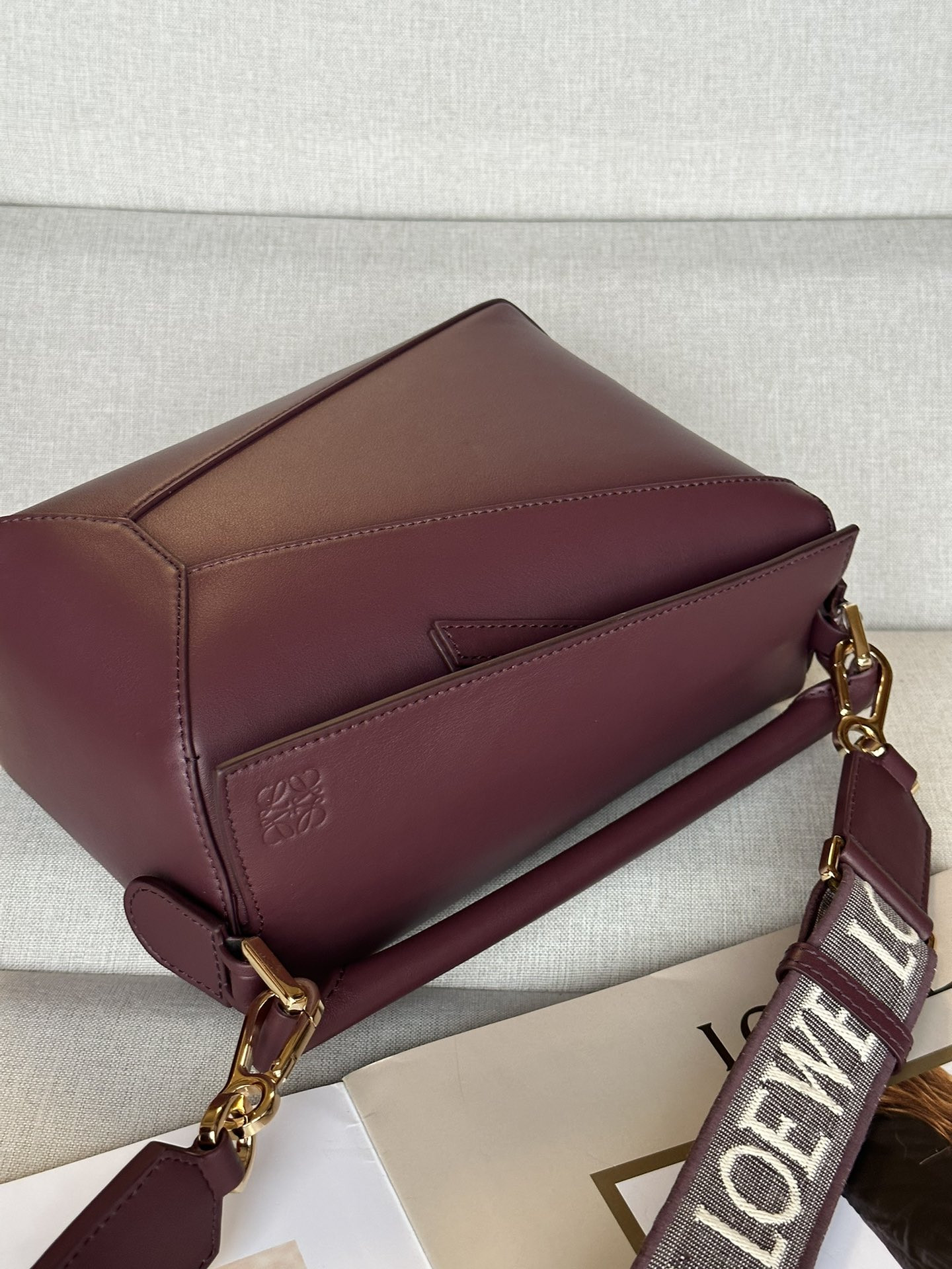 LOEWE Small Puzzle bag in classic calfskin 24x10.5x16.5cm