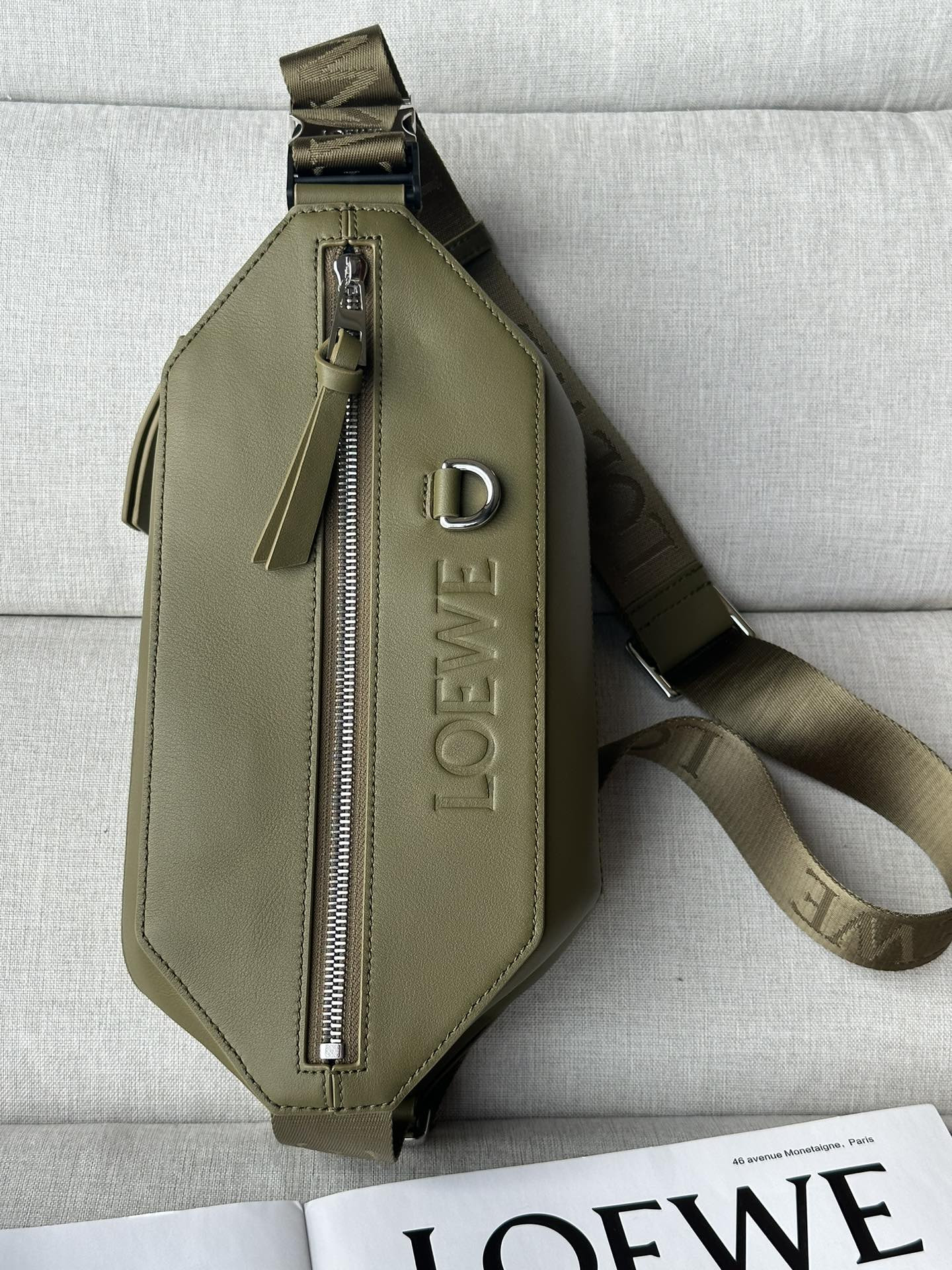 LOEWE Convertible sling in classic calfskin 32.5x9x12.3cm