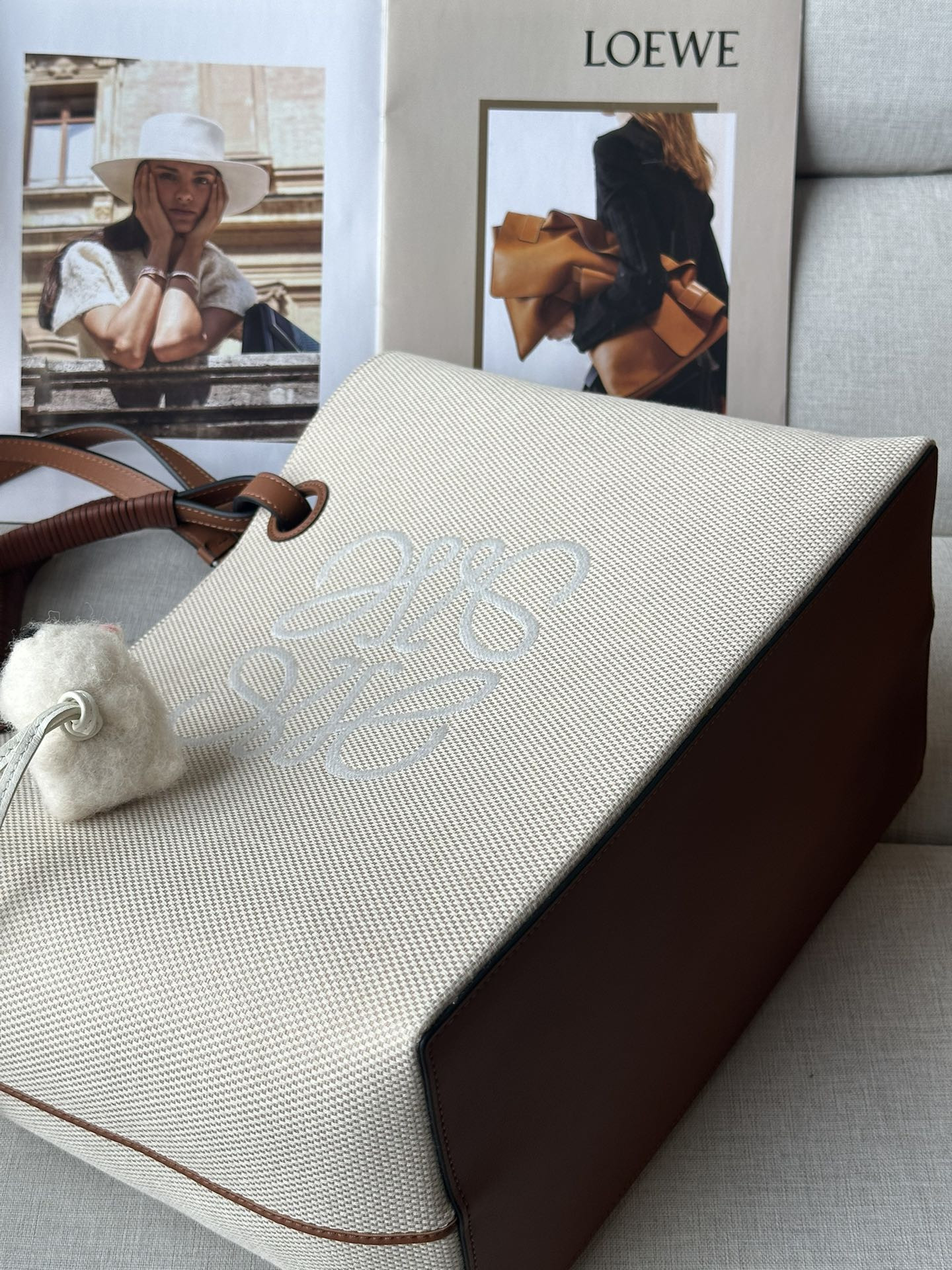 LOEWE Anagram Tote 32x18x12cm