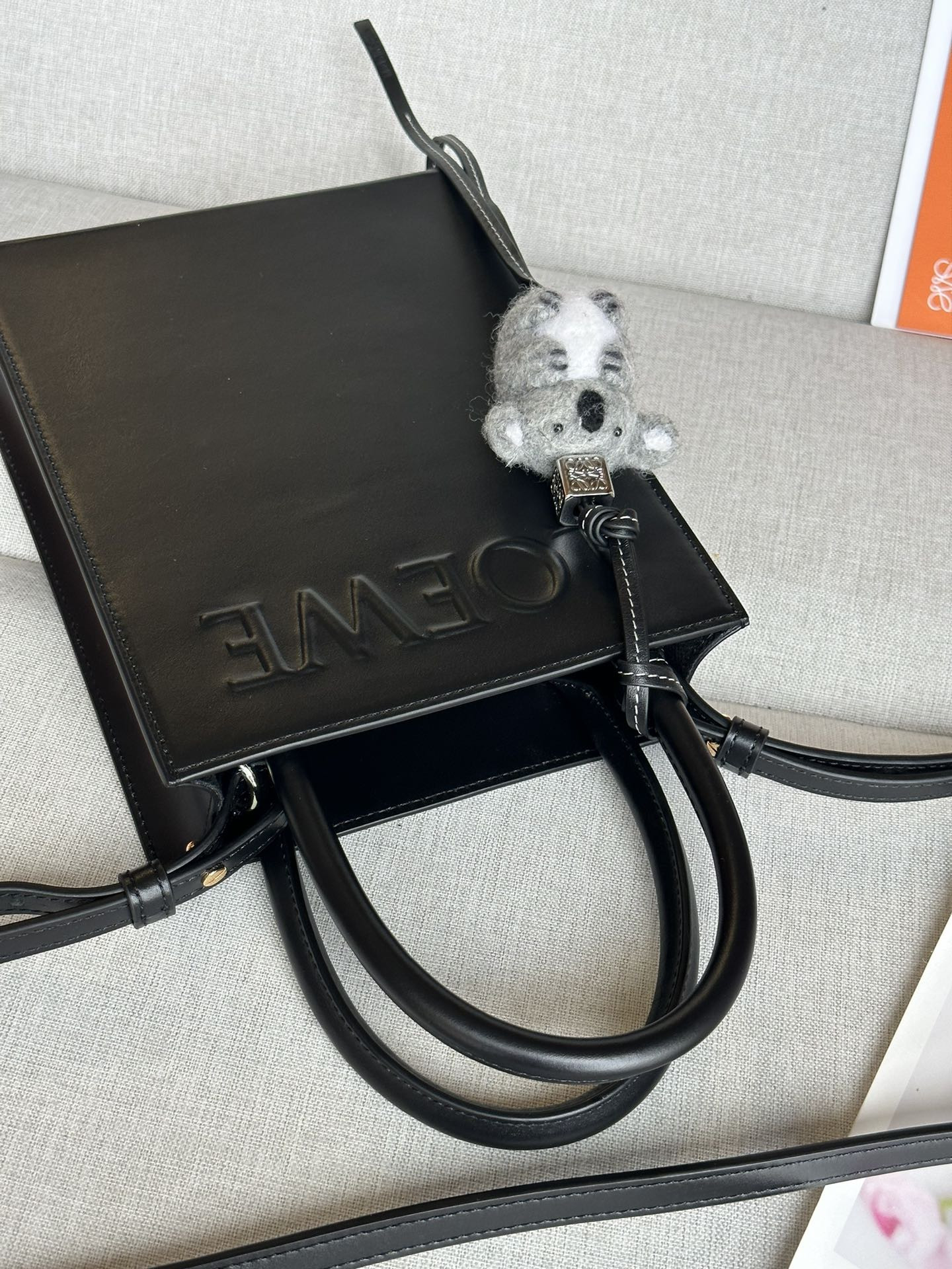 LOEWE Standard A5 Tote 17x6x21.5cm