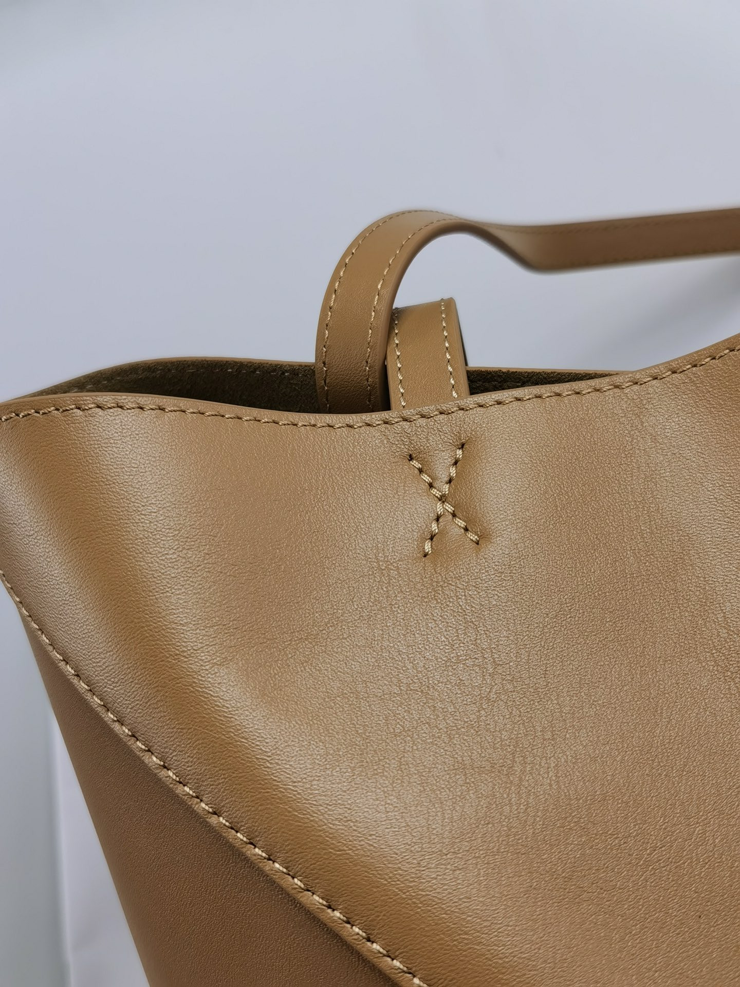 LOEWE Medium Puzzle Fold tote in shiny calfskin 25.5x14.5x31.5cm