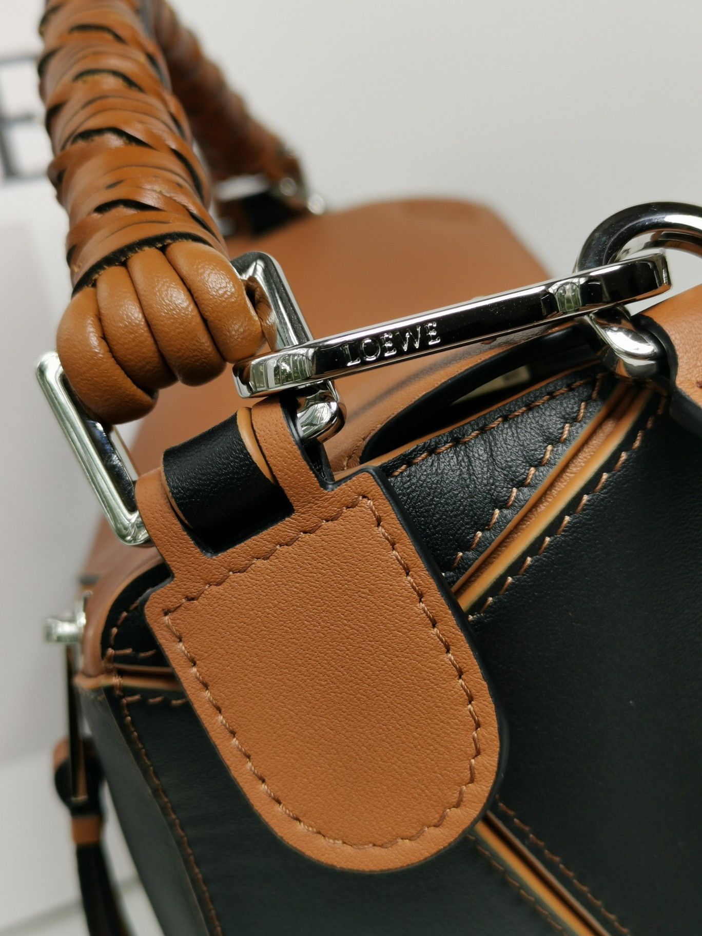 LOEWE Small Puzzle bag in classic calfskin 24x10.5x16.5cm