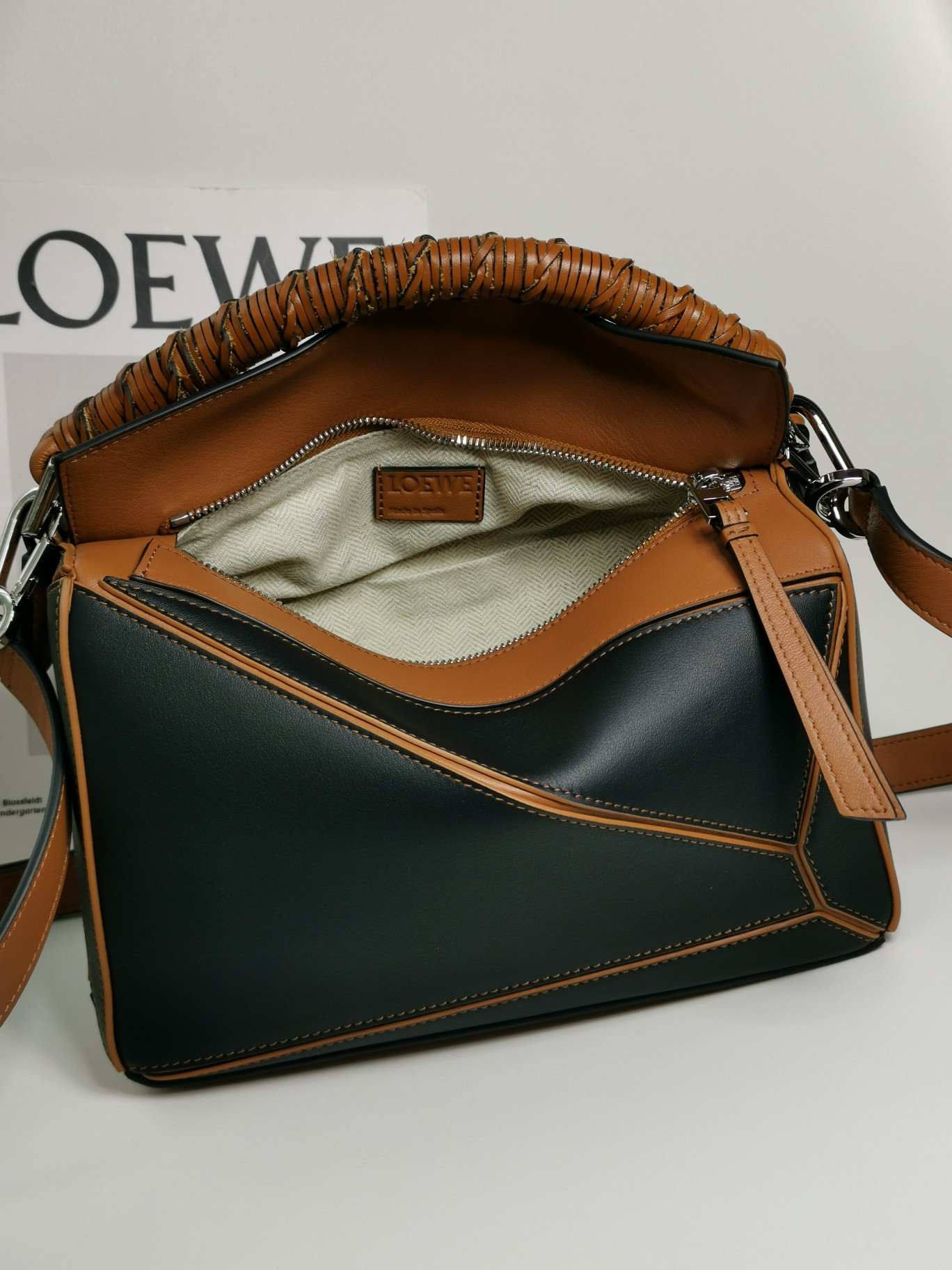 LOEWE Small Puzzle bag in classic calfskin 24x10.5x16.5cm