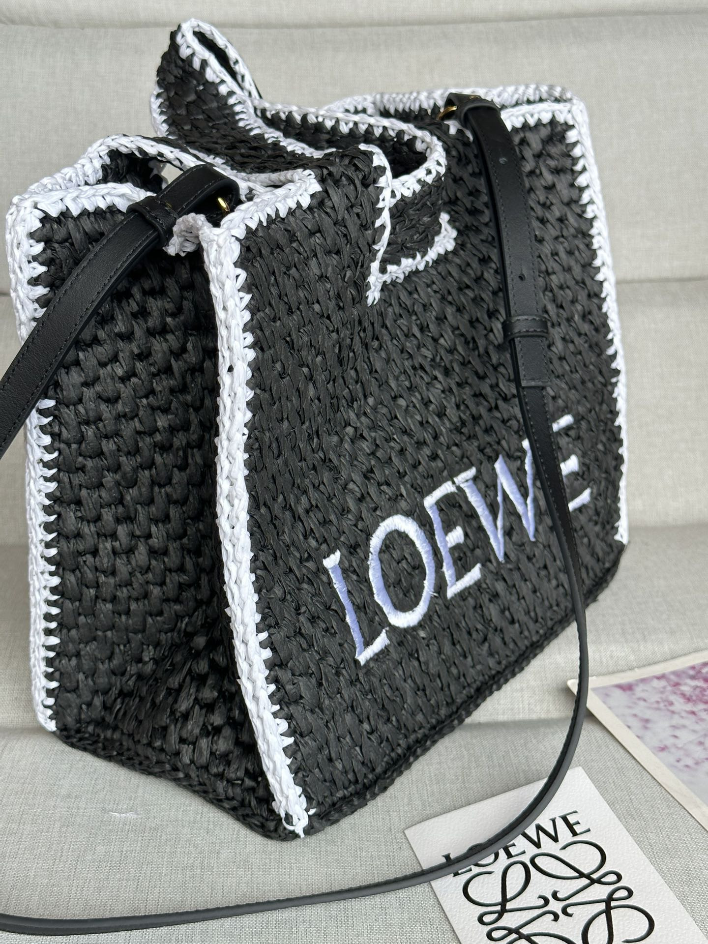 LOEWE Font Tote 30x25.5x15cm