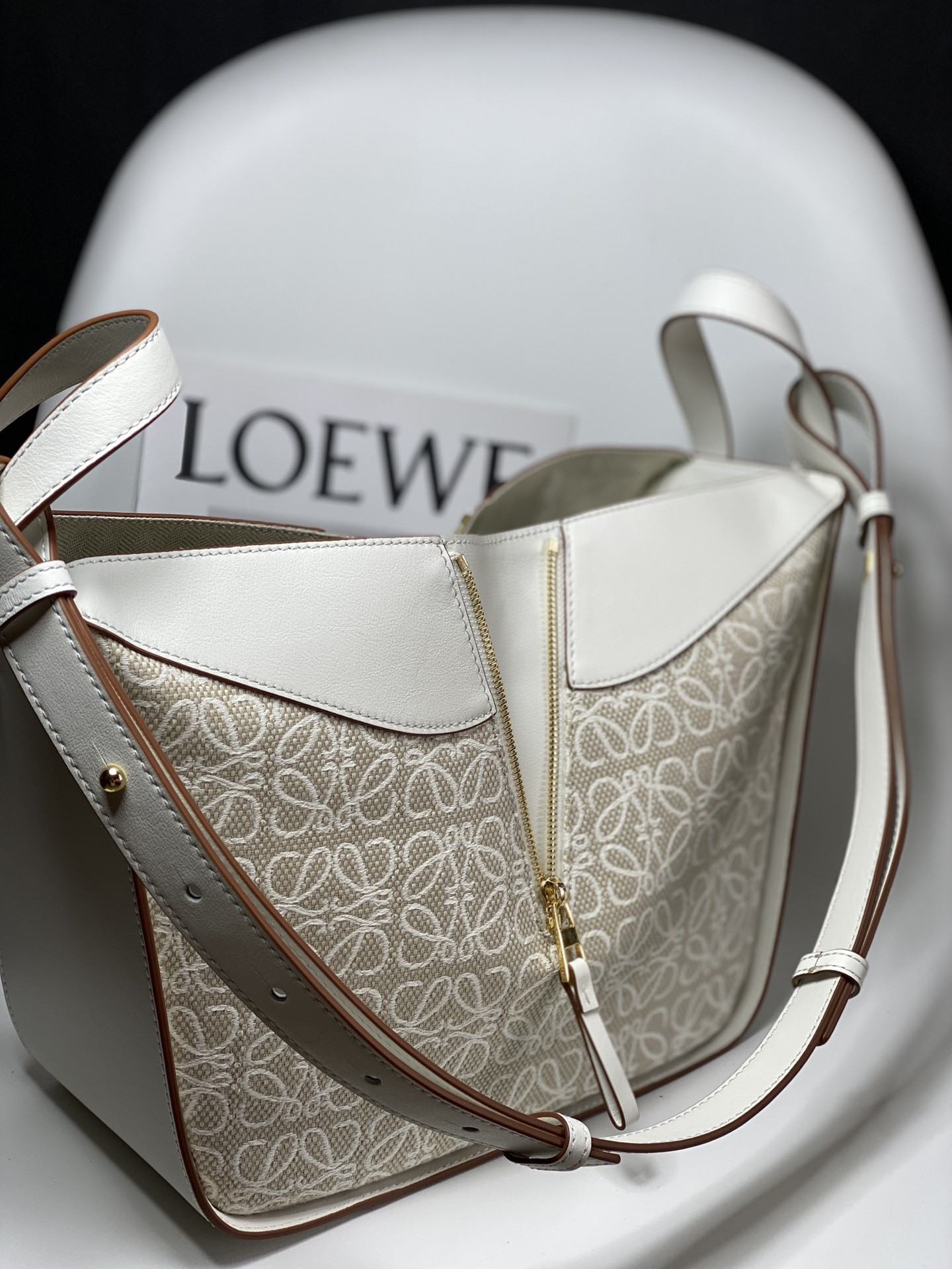 Loewe Small Hammock bag in soft grained calfskin 30x13.5x25cm