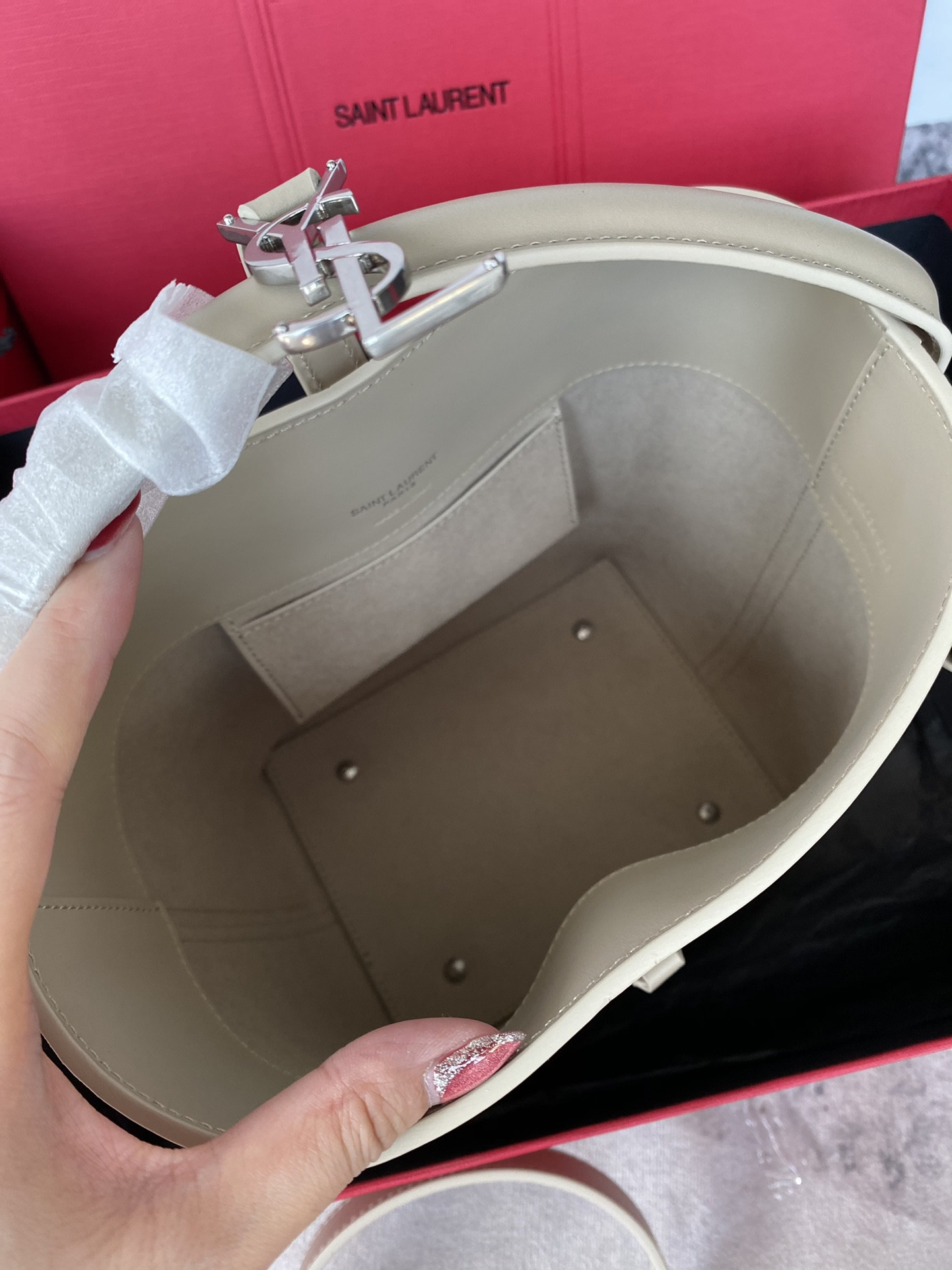 YSL LE 37 Small (Shiny Leather) 17 x 20 x 13 CM