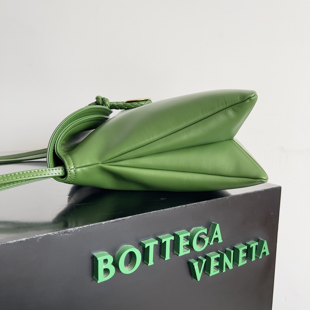 Bottega Veneta Liberta 23 x 35 x 6cm