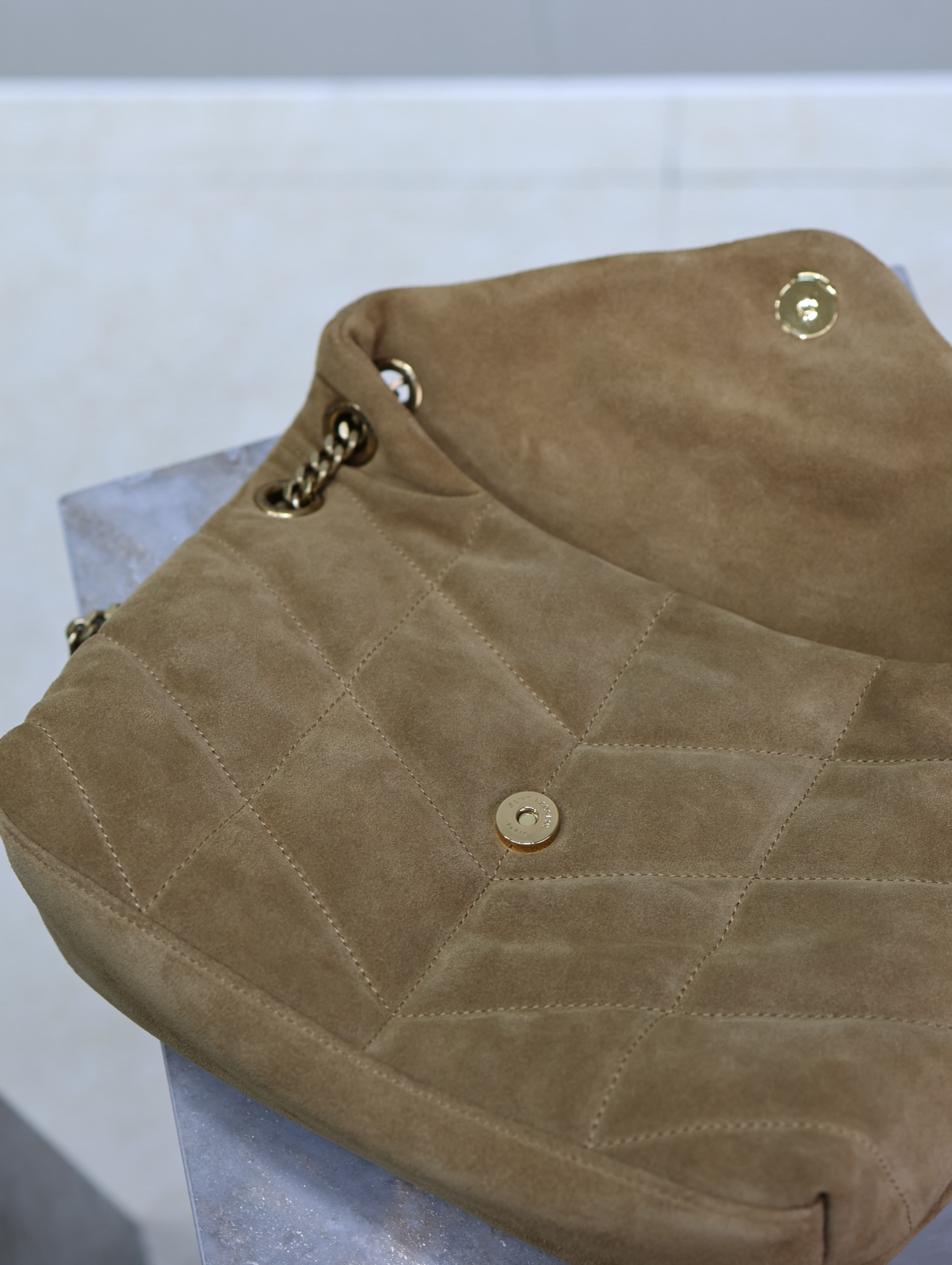 YSL Loulou Small Puffer (Suede)  29 x 17 x 11cm