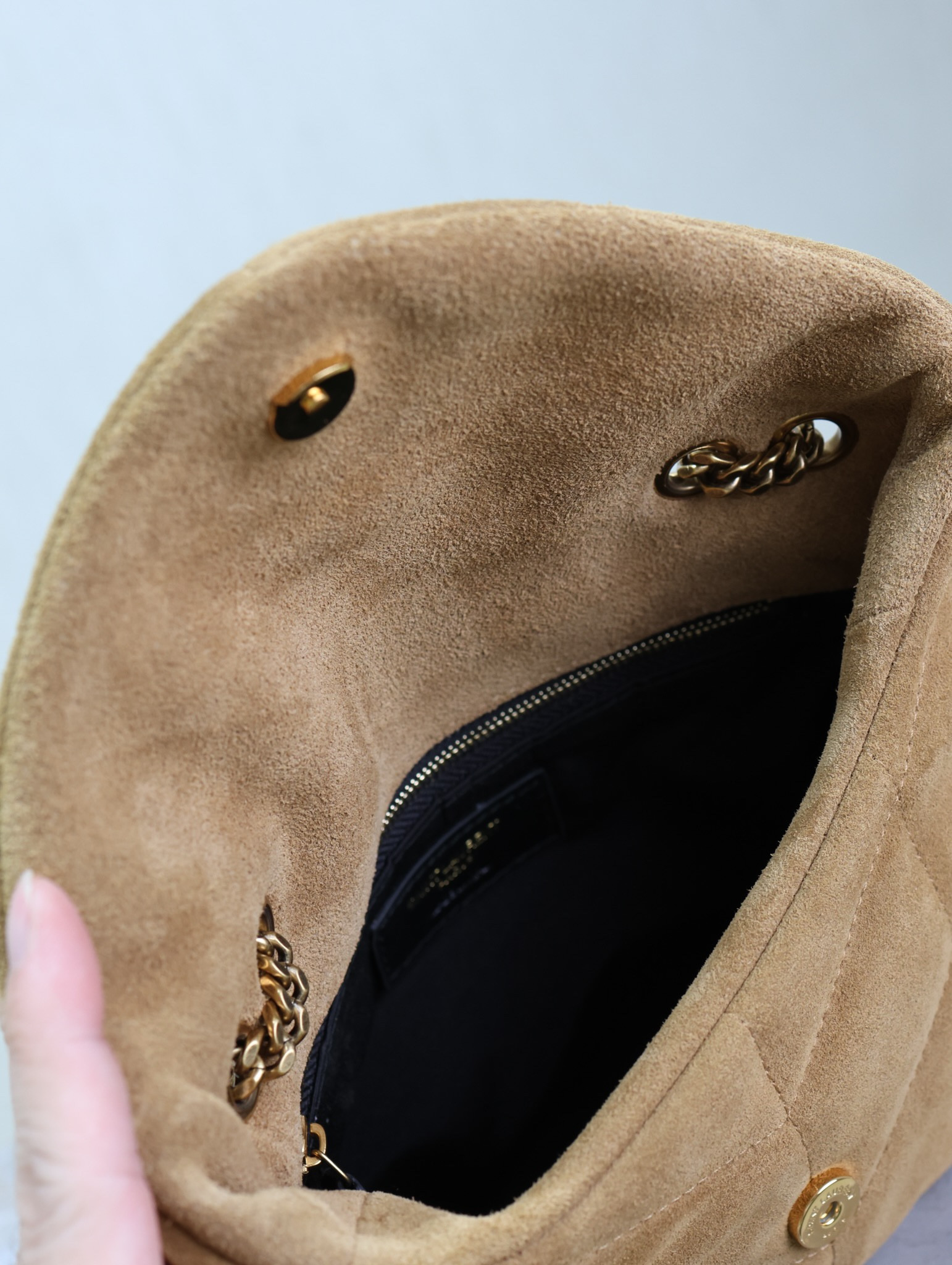 YSL Loulou Mini Puffer (Suede)  23×15.5×8.5cm