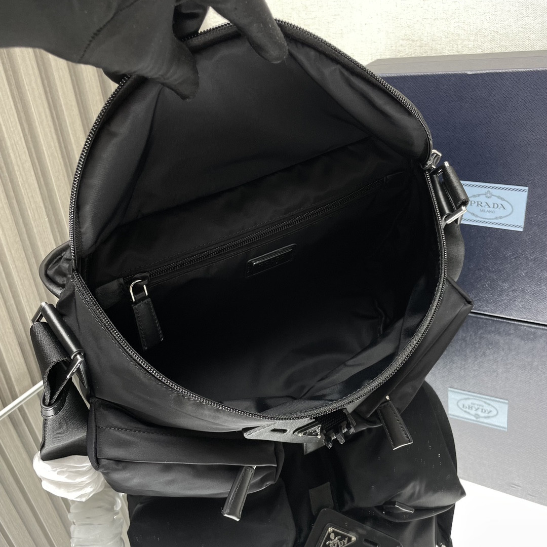 Prada Re-Nylon x Leather Shoulder Bag 23x29x15cm