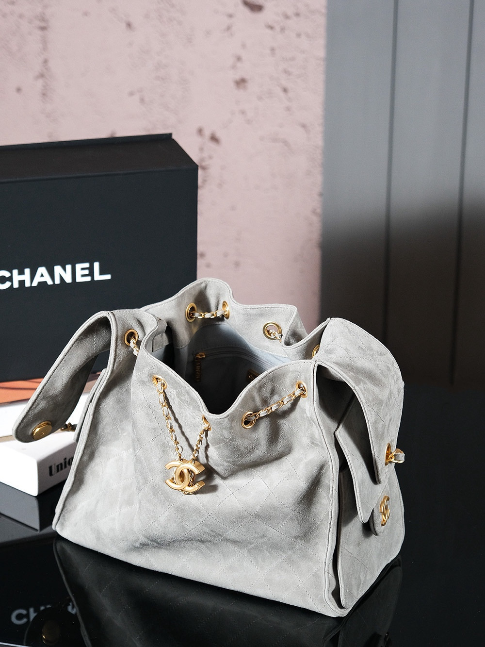 CHANEL 25C Bucket Bag 26x30x14cm