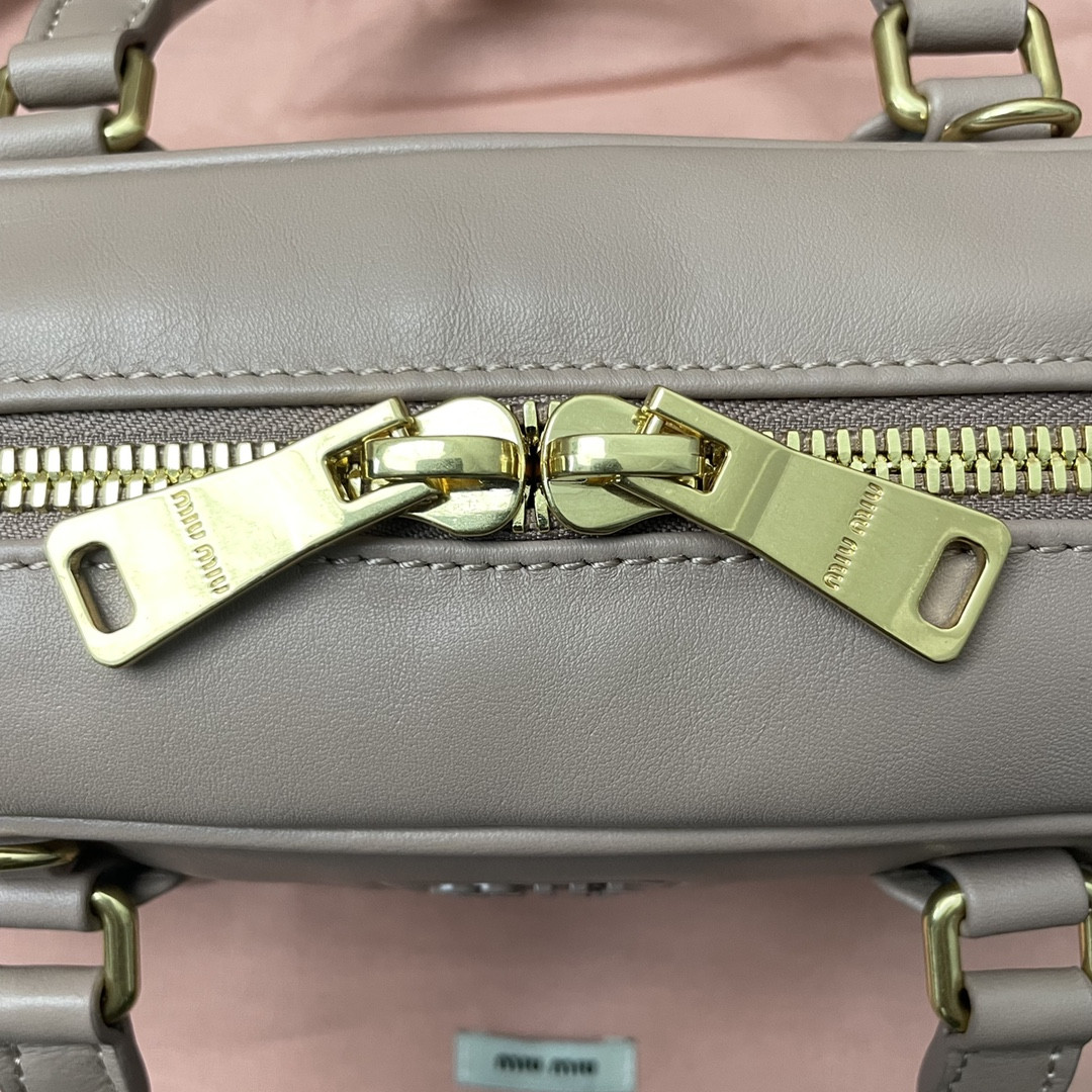 Miu Miu Arcadie leather bag 10.5x22x7.5cm