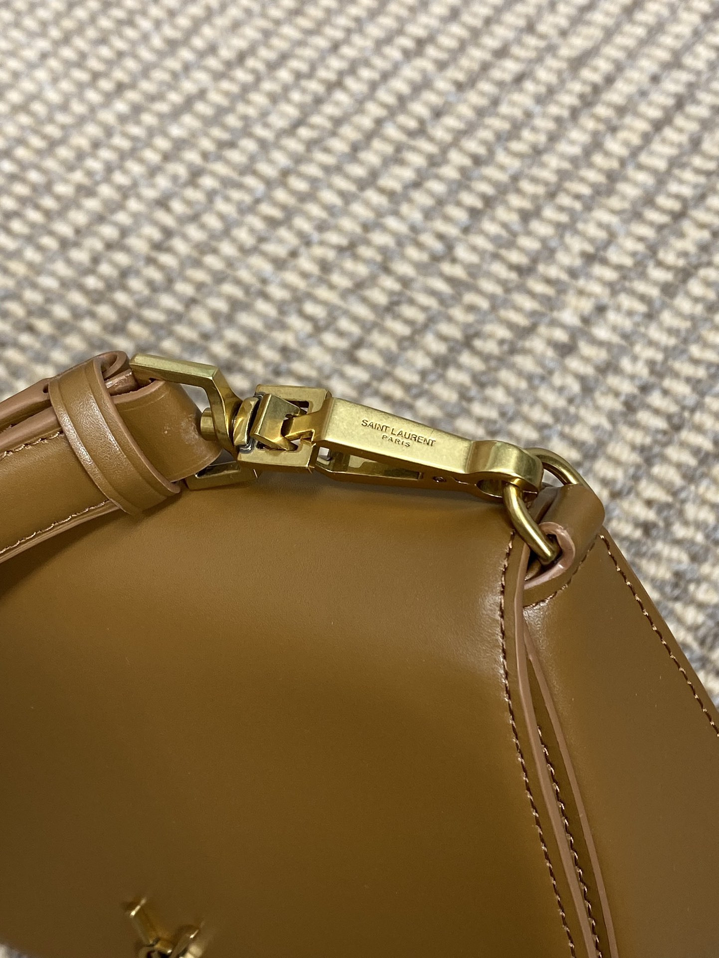 YSL VOLTAIRE TOP HANDLE in BOX SAINT LAURENT 17.5X21X8cm