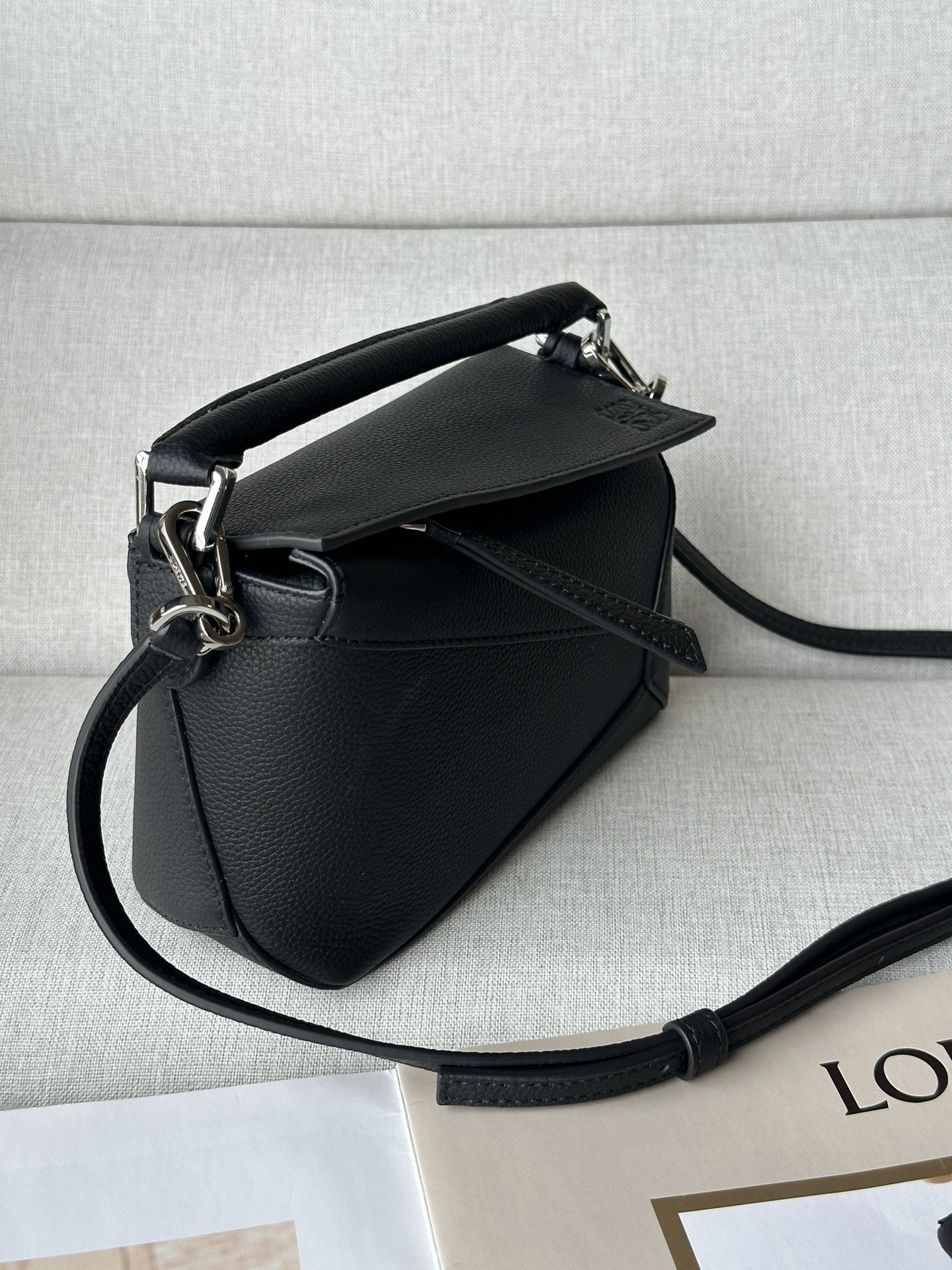 Loewe Mini Puzzle bag in classic calfskin 18x12.5x8cm