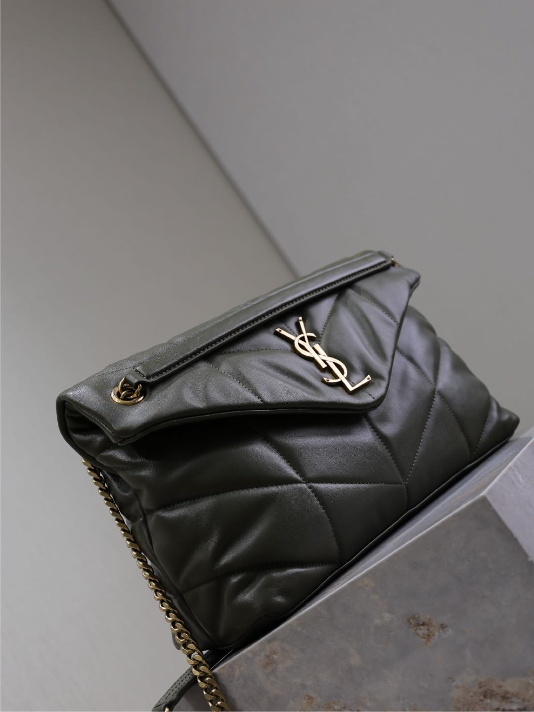 YSL LOULOU PUFFER MEDIUM IN NAPPA LEATHER 35x23x13.5cm