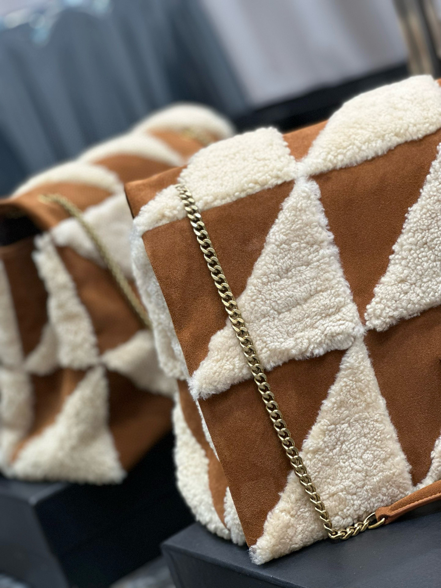 YSL Jamie Large in Suede and Shearling 38×26×12cm