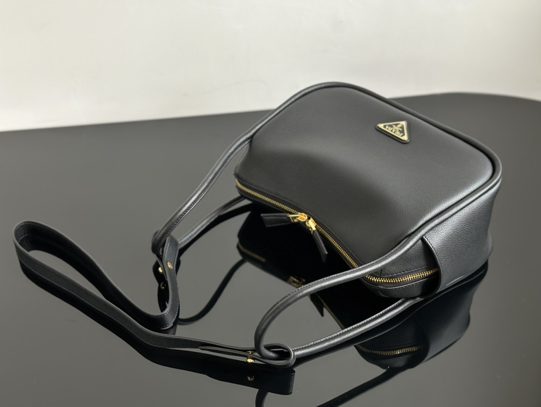 Prada Darling leather handbag 18x25x10.5cm