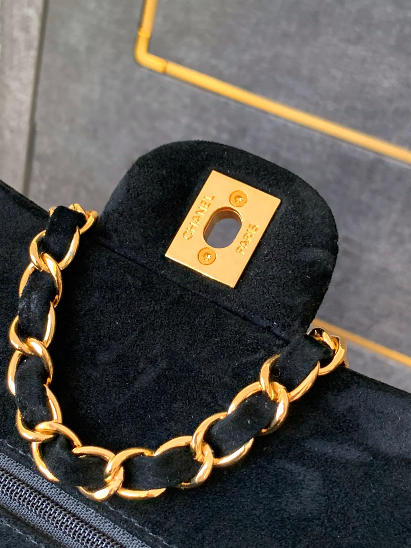 CHANEL CLASSIC 11.12 HANDBAG 25 15.5×25.5×6.5cm