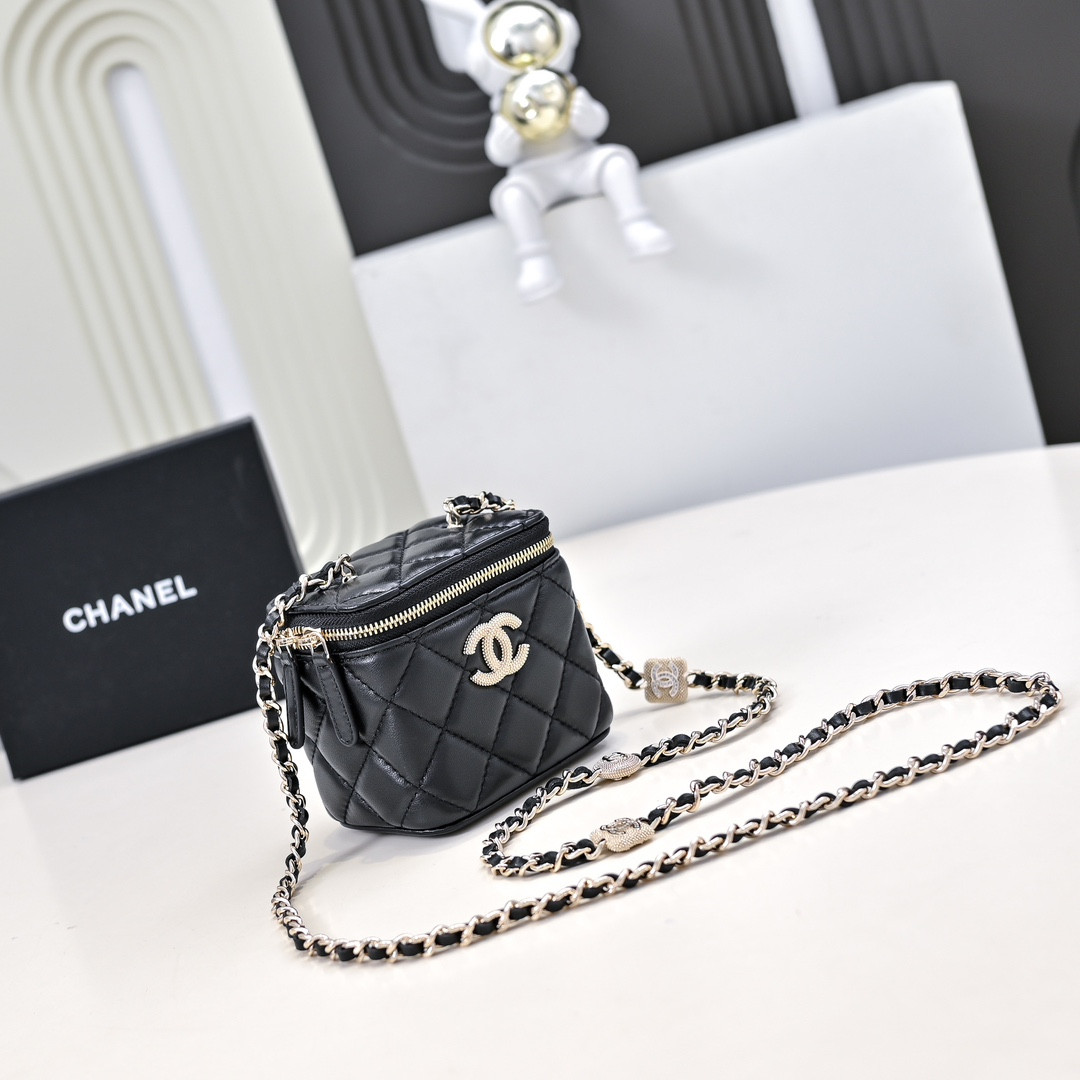 CHANEL SMALL VANITY WITH CHAIN 11x8.5x7cm