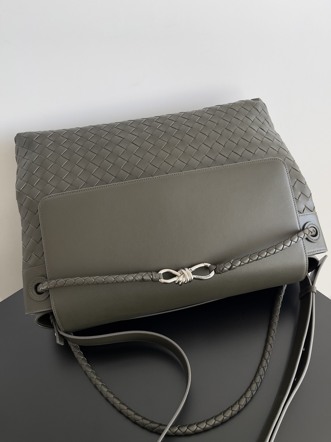 Bottega Veneta Large Andiamo Messenger 43x32x20cm