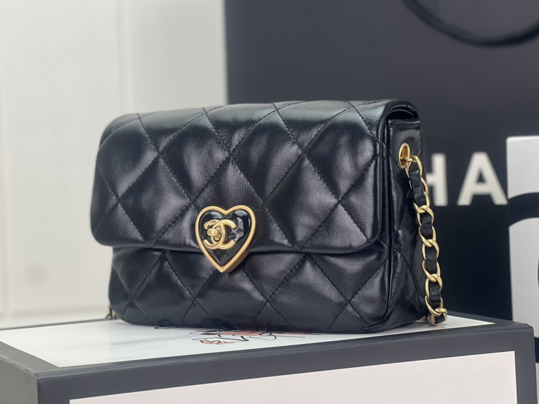 Chanel FLAP HANDBAG CF 21x14x6cm