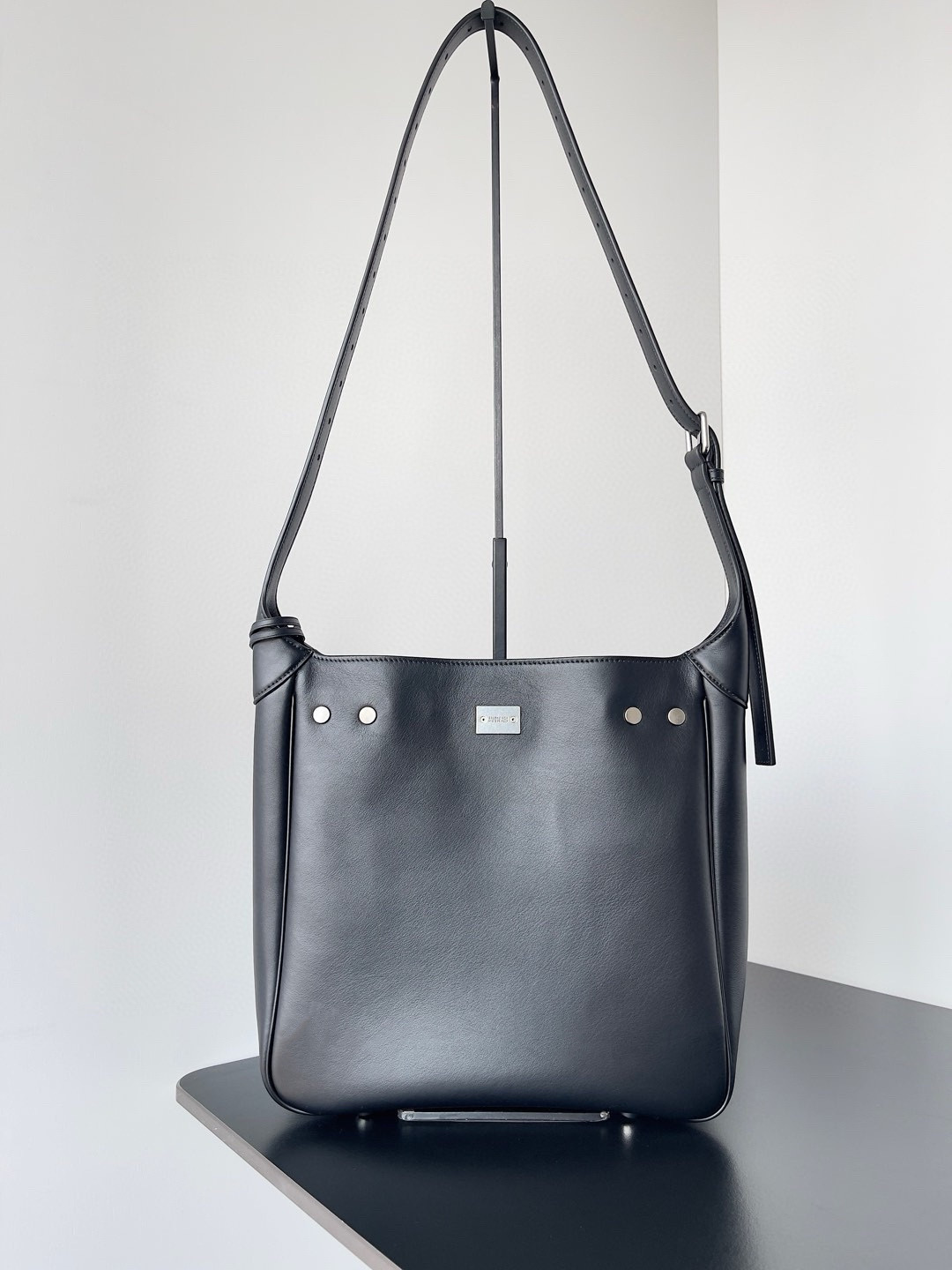 Balenciaga Bel Air Hobo 26.9×25.9×9.9cm 811018m