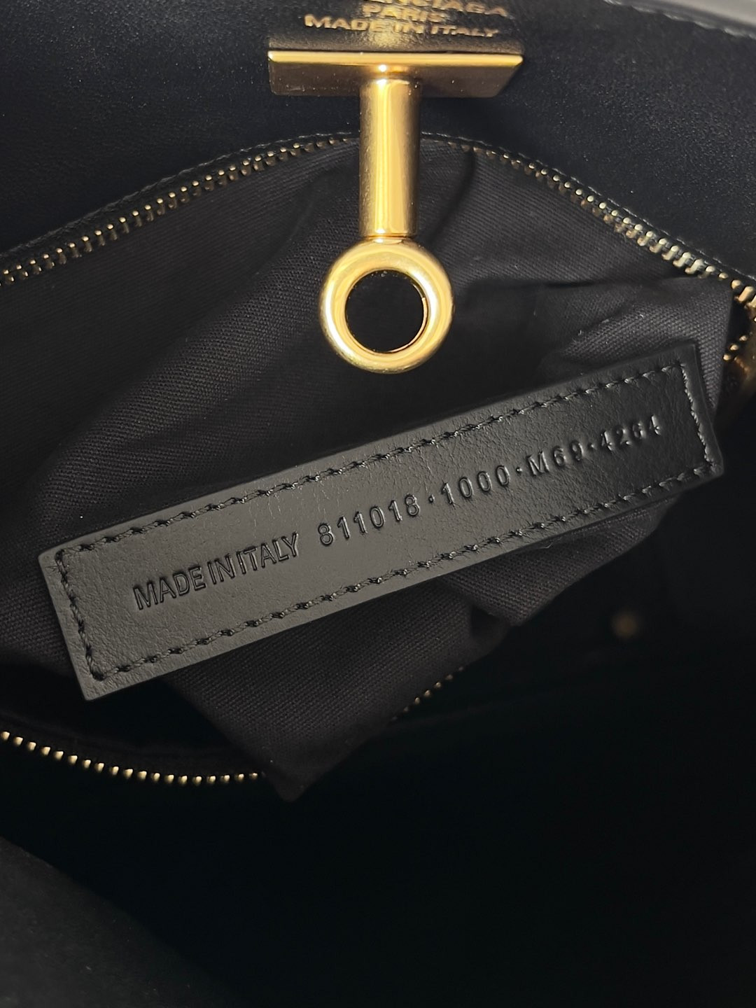 Balenciaga Bel Air Hobo 26.9×25.9×9.9cm 811018m