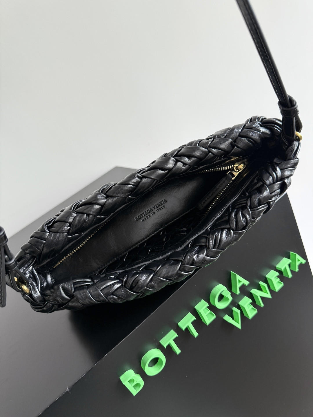 Bottega Veneta Kalimero cha cha 28.5x15x6cm 785780