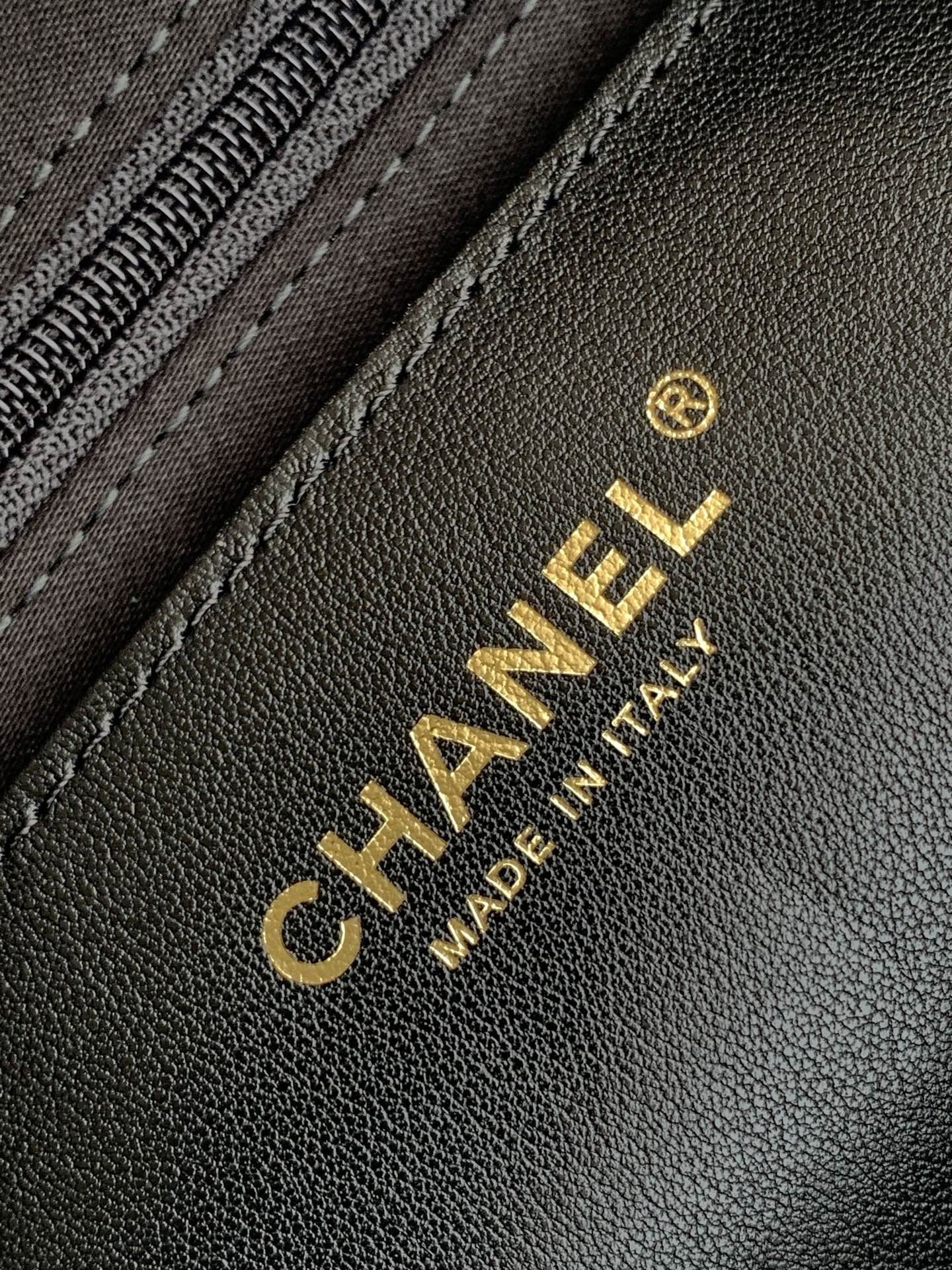 Chanel Large Bucket Bag 28x31x15cm AS5406