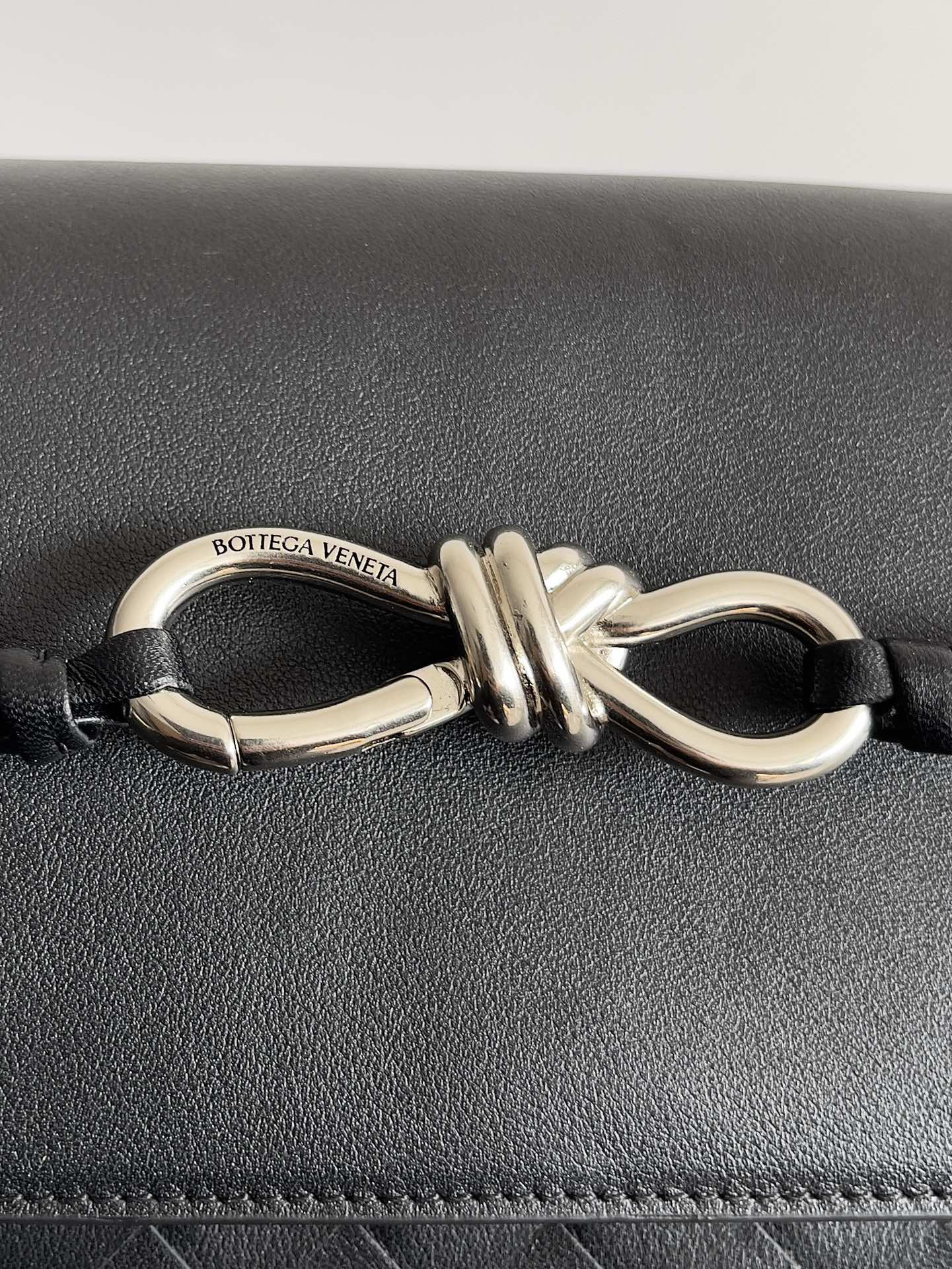 Bottega Veneta Small Andiamo Messenger 29x20x13cm