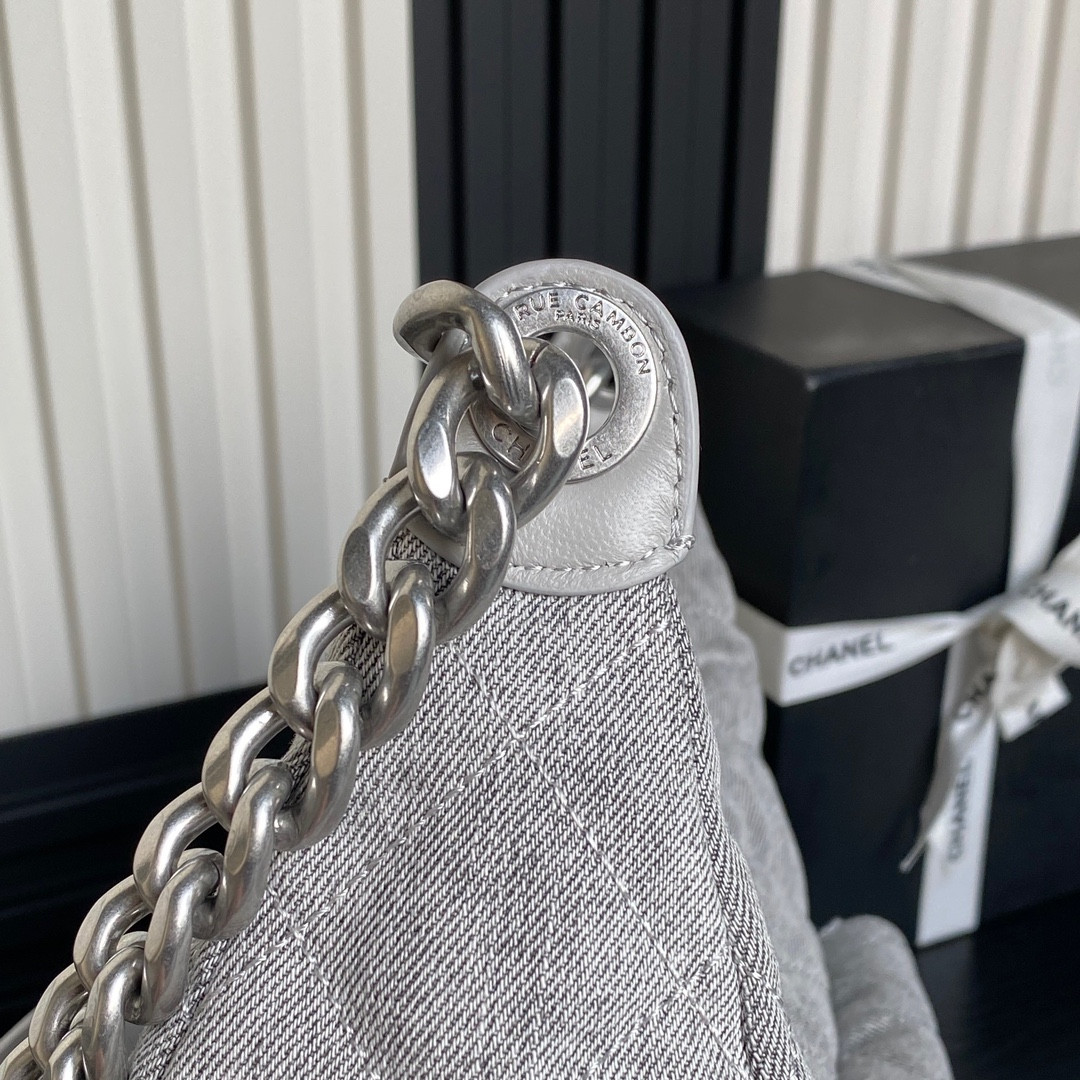 Chanel 25c Maxi Hobo Bag 27×35×18cm