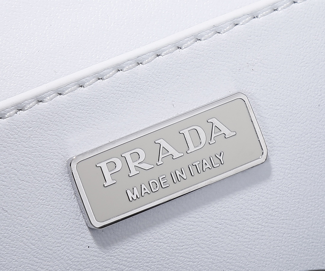 Prada White Brushed Leather Shoulder Bag 17x 9.5x3.5cm
